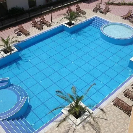 Апартамент С 2-Мя Спальнями В Поморие Комплекс Флора - Пляж В 100 М Apartamento *