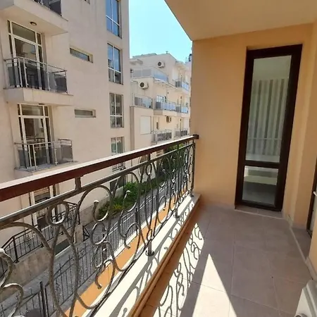 Apartamento Апартамент С 2-Мя Спальнями В Поморие Комплекс Флора - Пляж В 100 М *